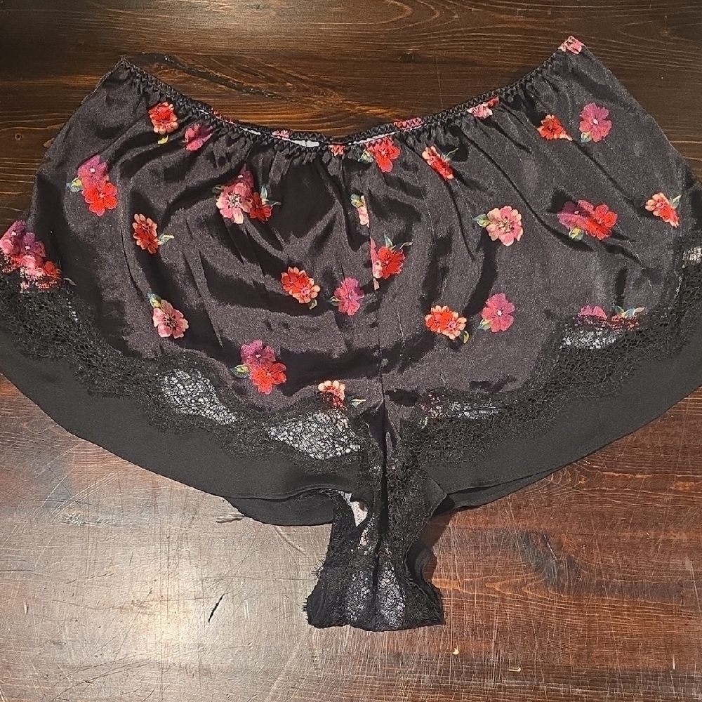 Victoria's Secret Black Floral Satin Lace Trim Tap Shorts Large